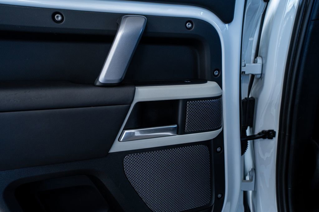 2023 Land Rover Defender 110 X-Dynamic SE