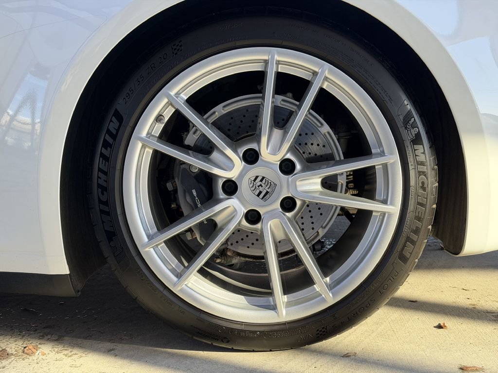 2021 Porsche 911 Carrera