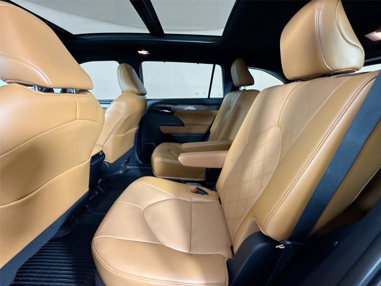 2024 Toyota Highlander Platinum