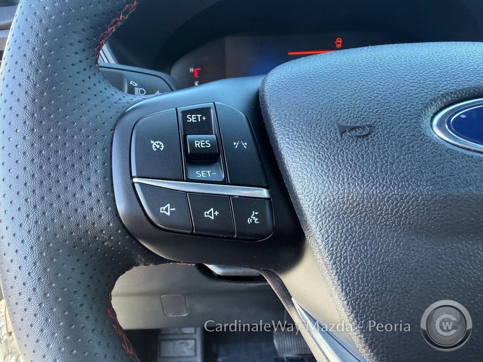 2025 Ford Escape ST-Line Select