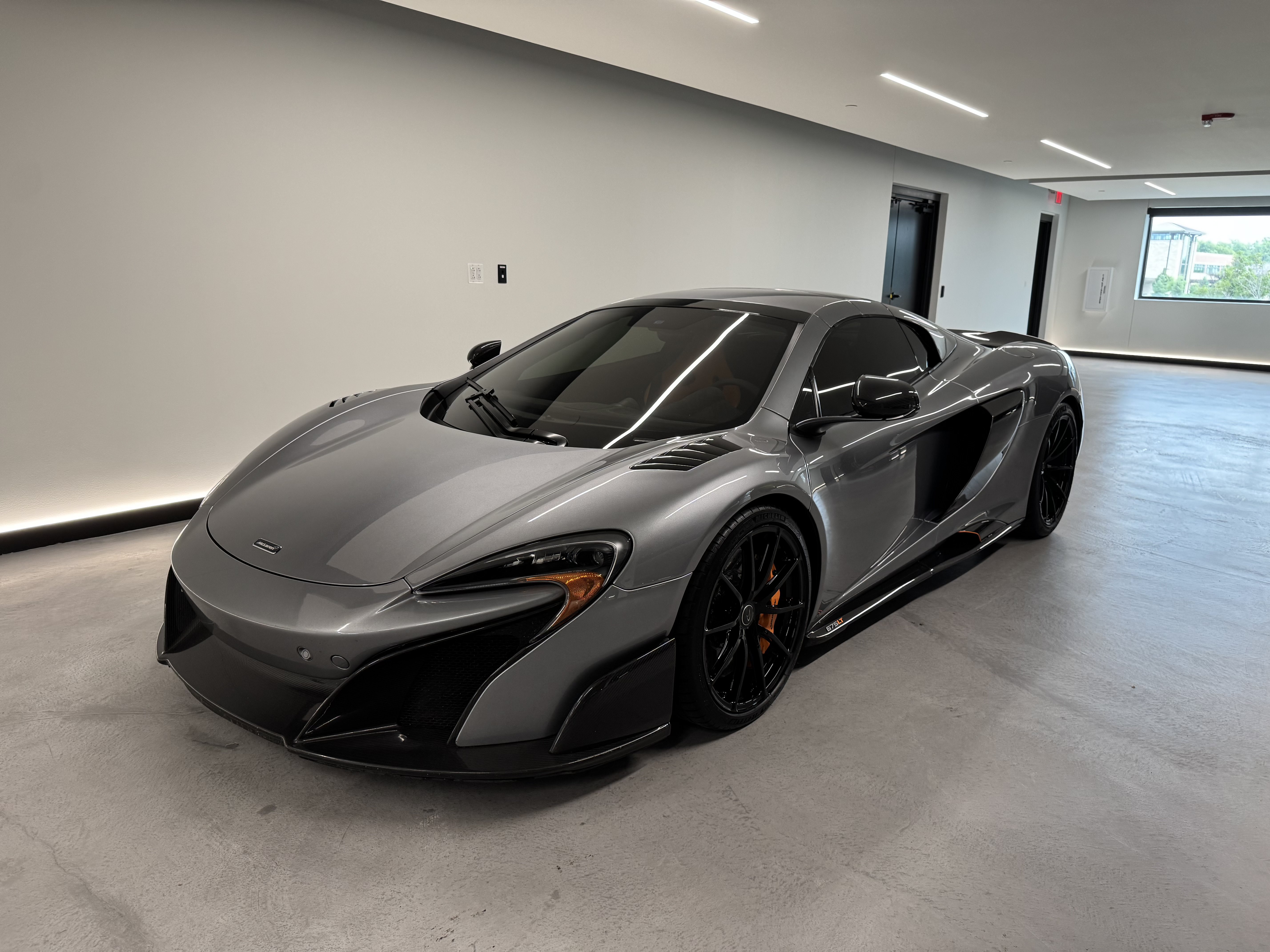 Used 2016 McLaren 675LT Spider photo 14