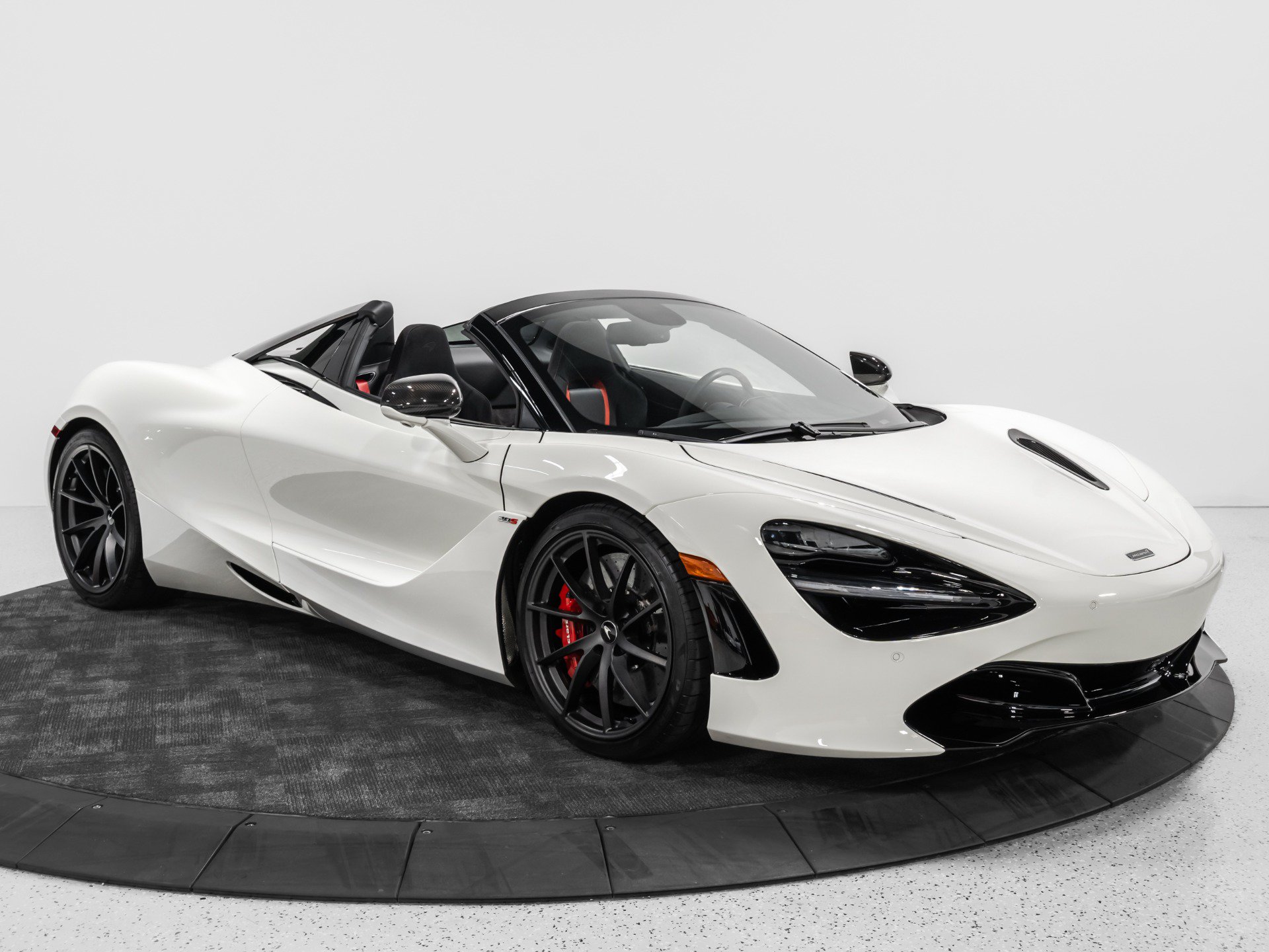Used 2021 McLaren 720S Performance photo 12