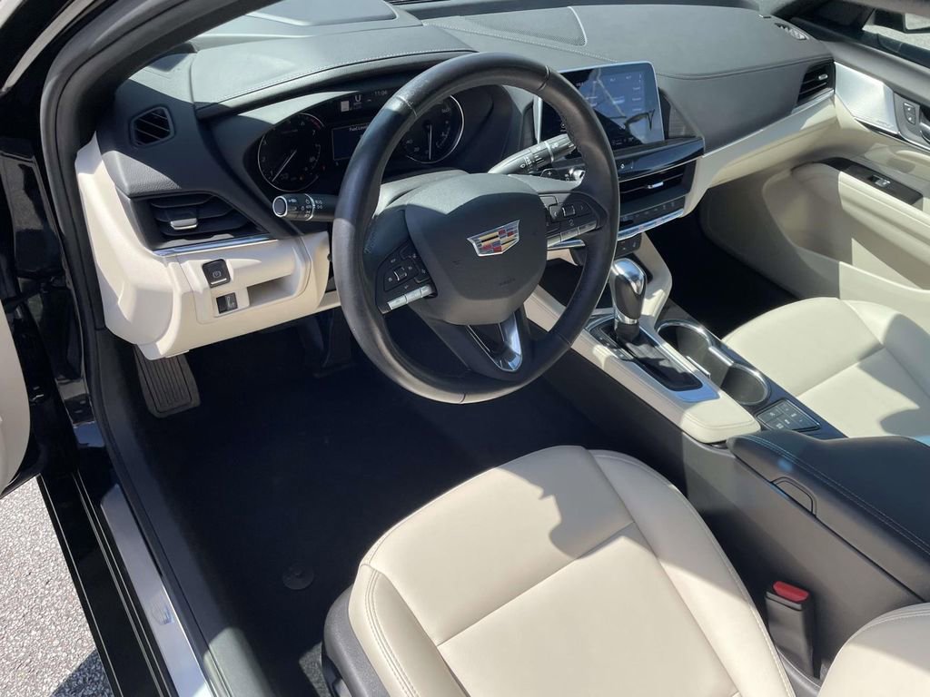 2023 Cadillac CT4 Luxury