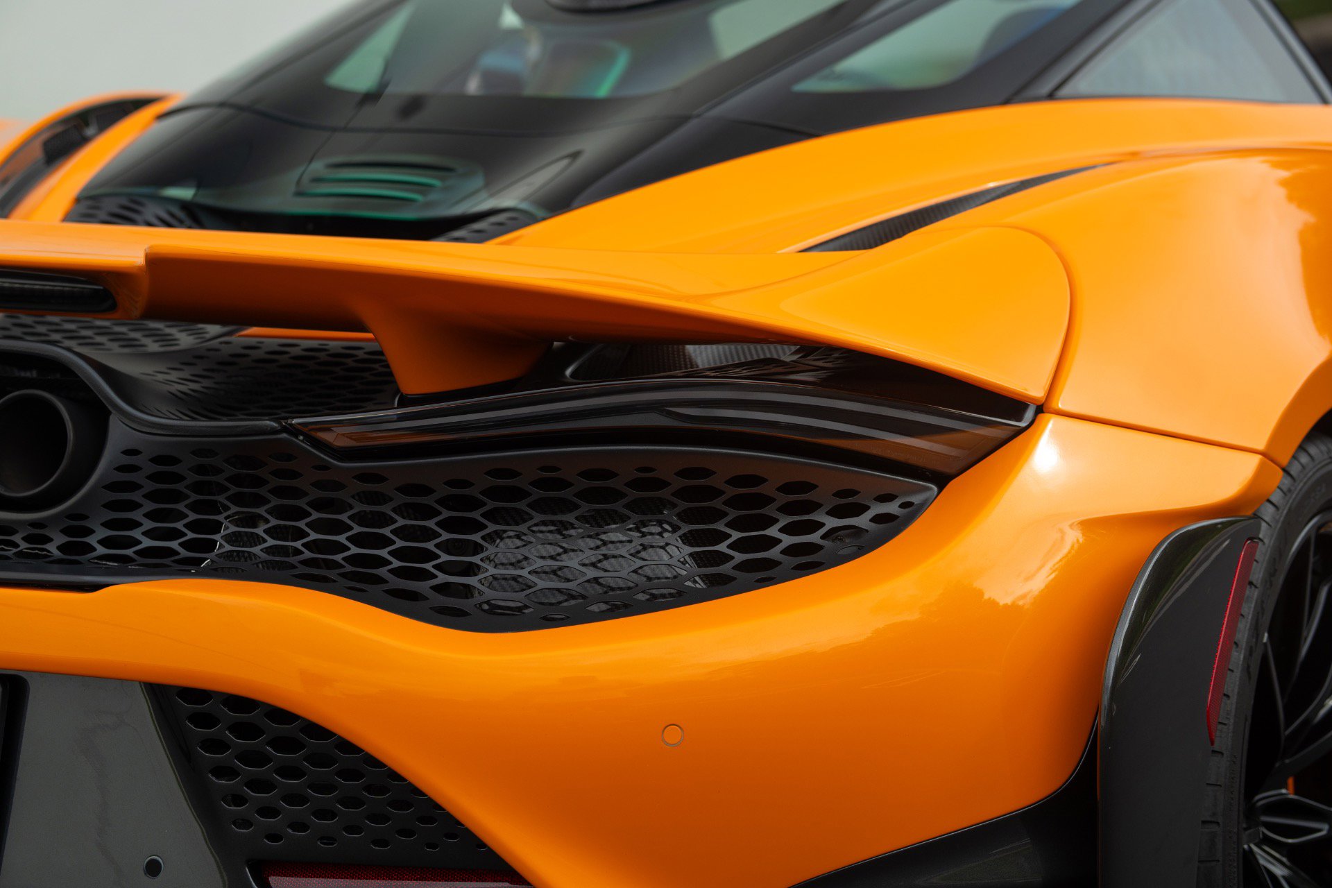 Used 2021 McLaren 765LT photo 18