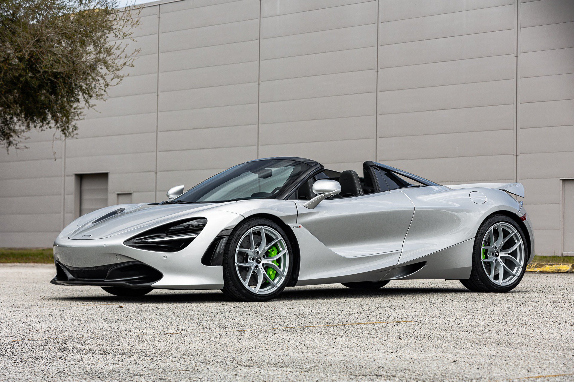 Used 2020 McLaren 720S Luxury photo 17
