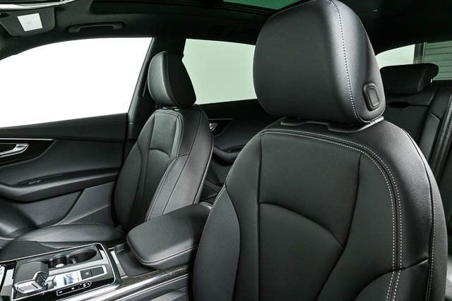 2025 Audi Q8 Premium