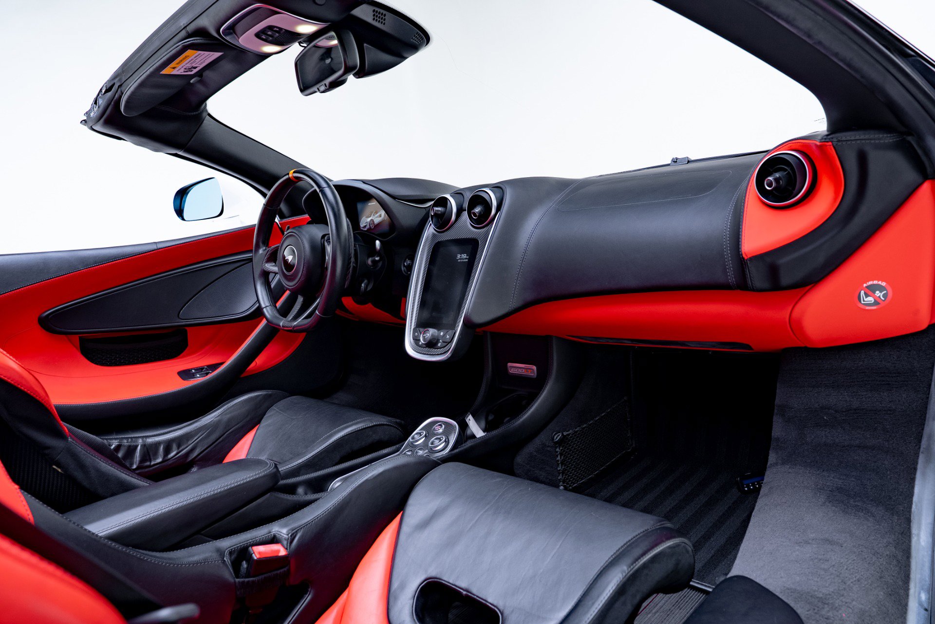 Used 2020 McLaren 600LT Spider photo 19