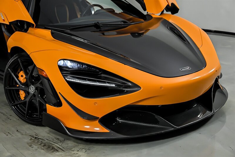 Used 2018 McLaren 720S photo 3
