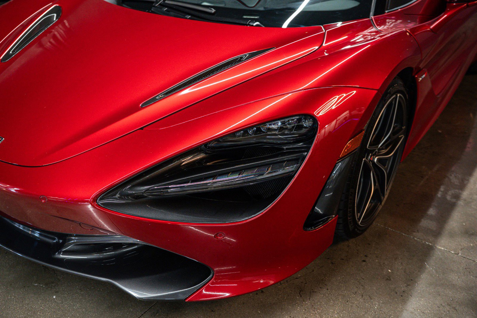 Used 2018 McLaren 720S photo 14