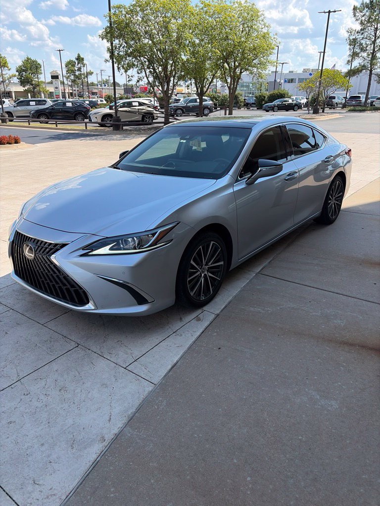 Certified 2022 Lexus ES 350 w/ Premium Package