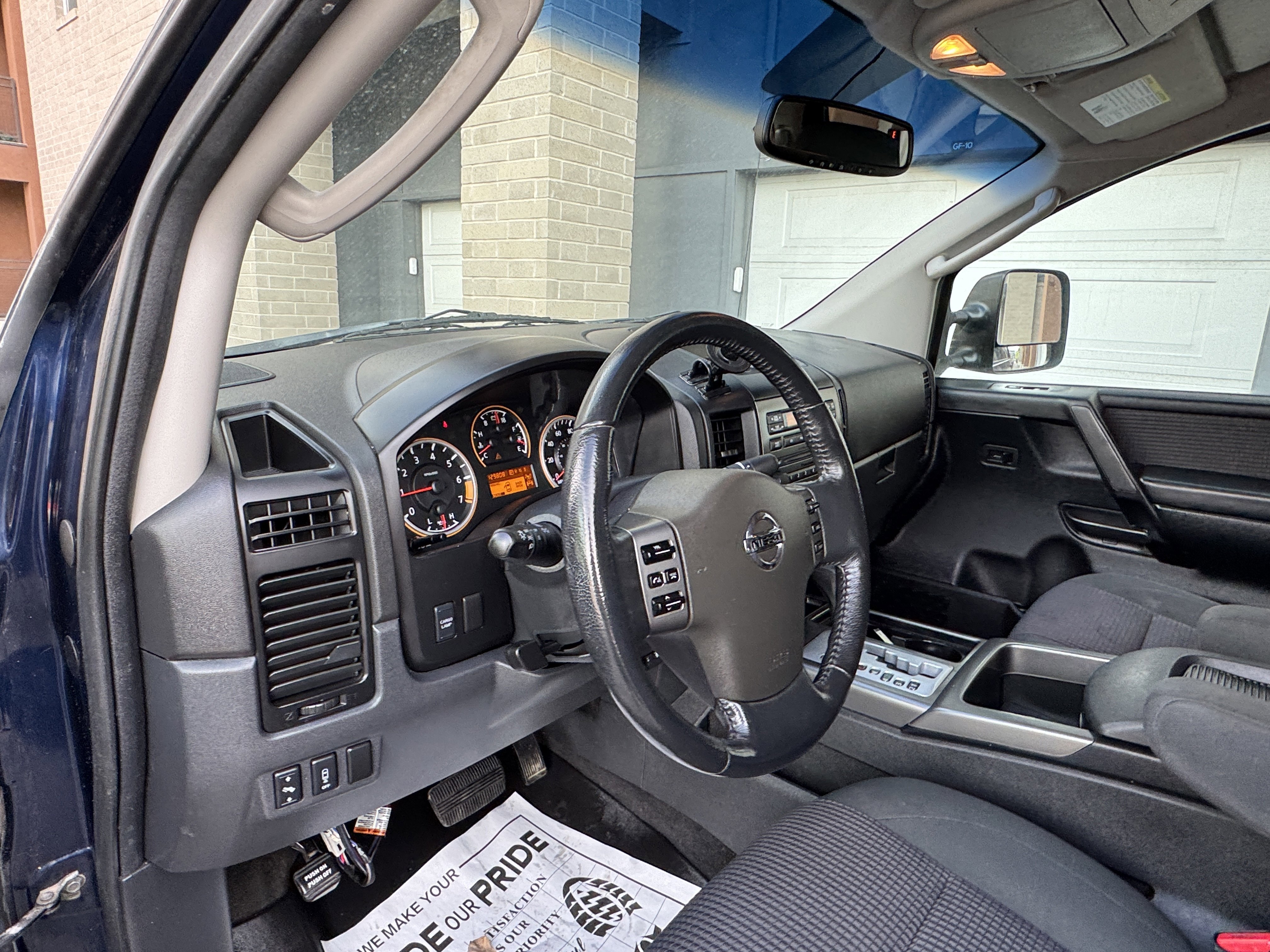 2010 Nissan Titan SE