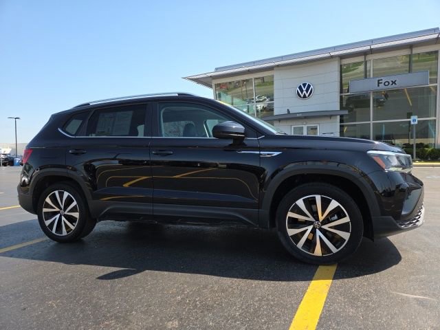 Certified 2023 Volkswagen Taos SE w/ Panoramic Sunroof Package