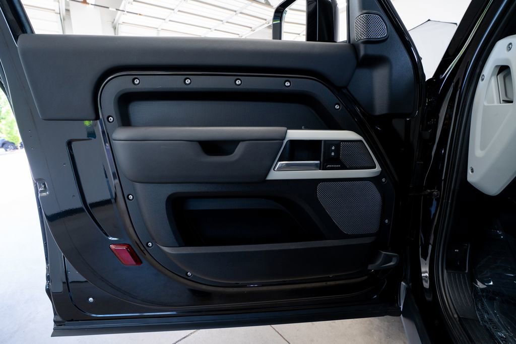 2024 Land Rover Defender 90 S