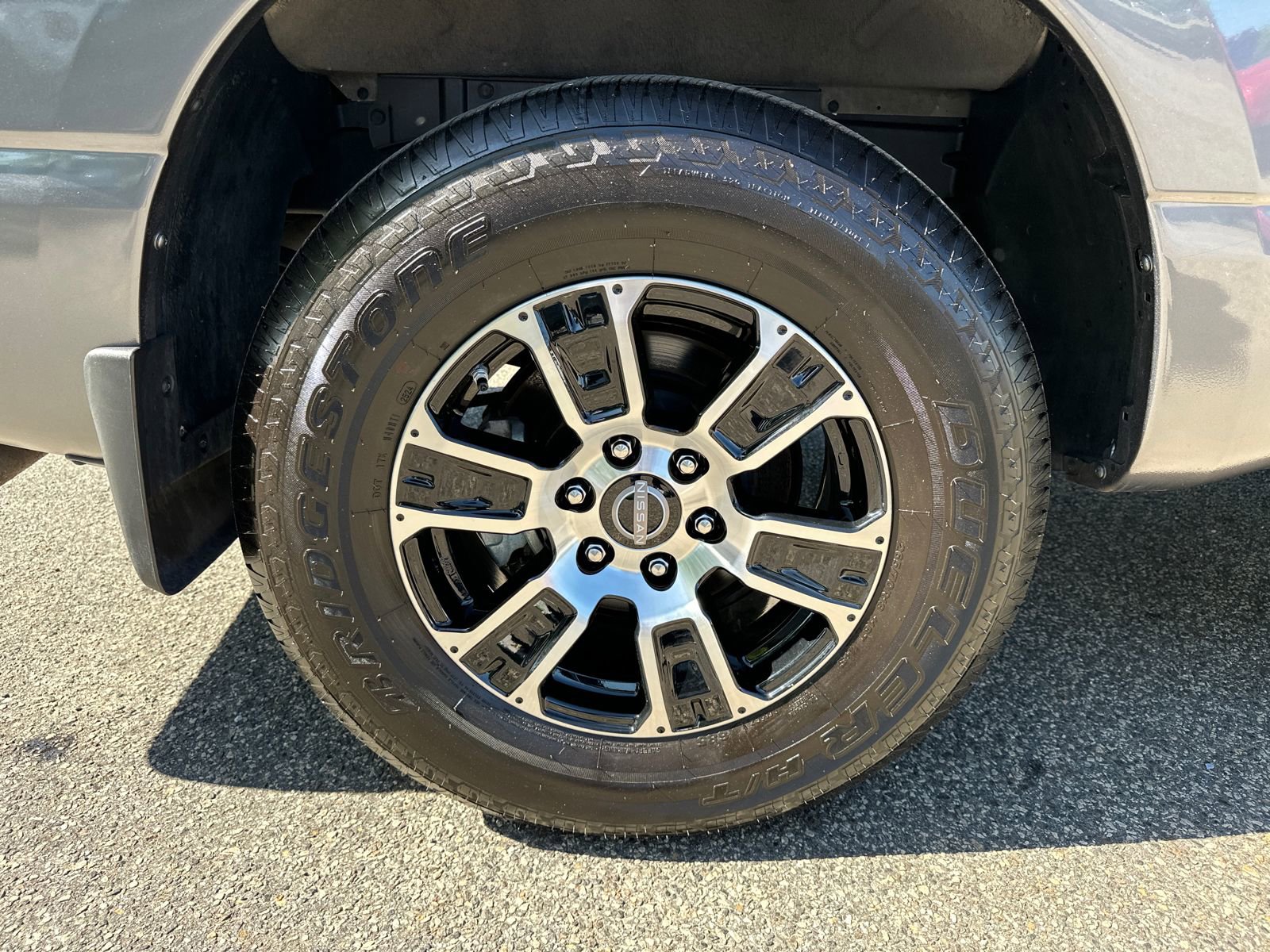 2024 Nissan Titan SV