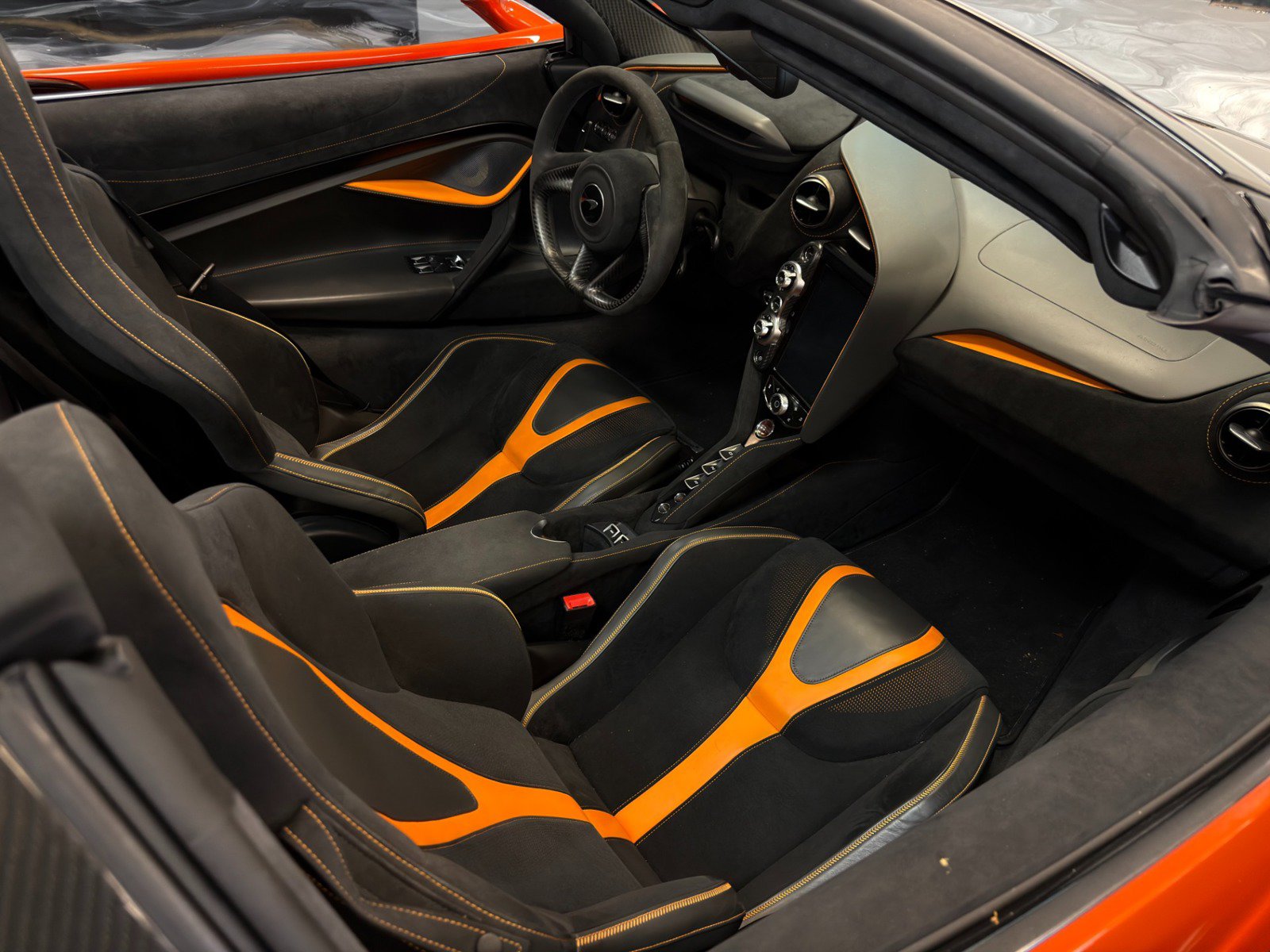 Used 2021 McLaren 720S Performance photo 18