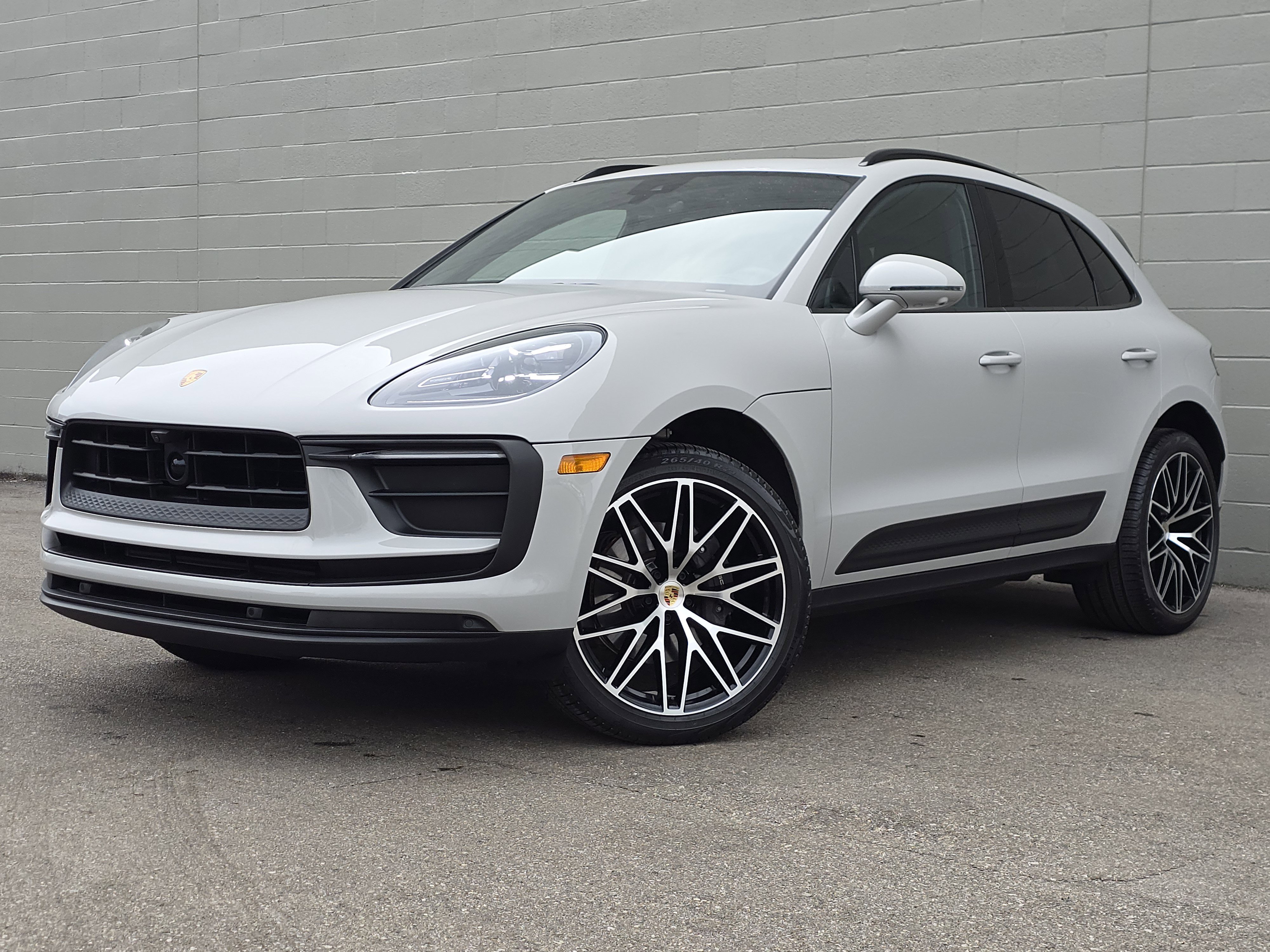 2025 Porsche Macan