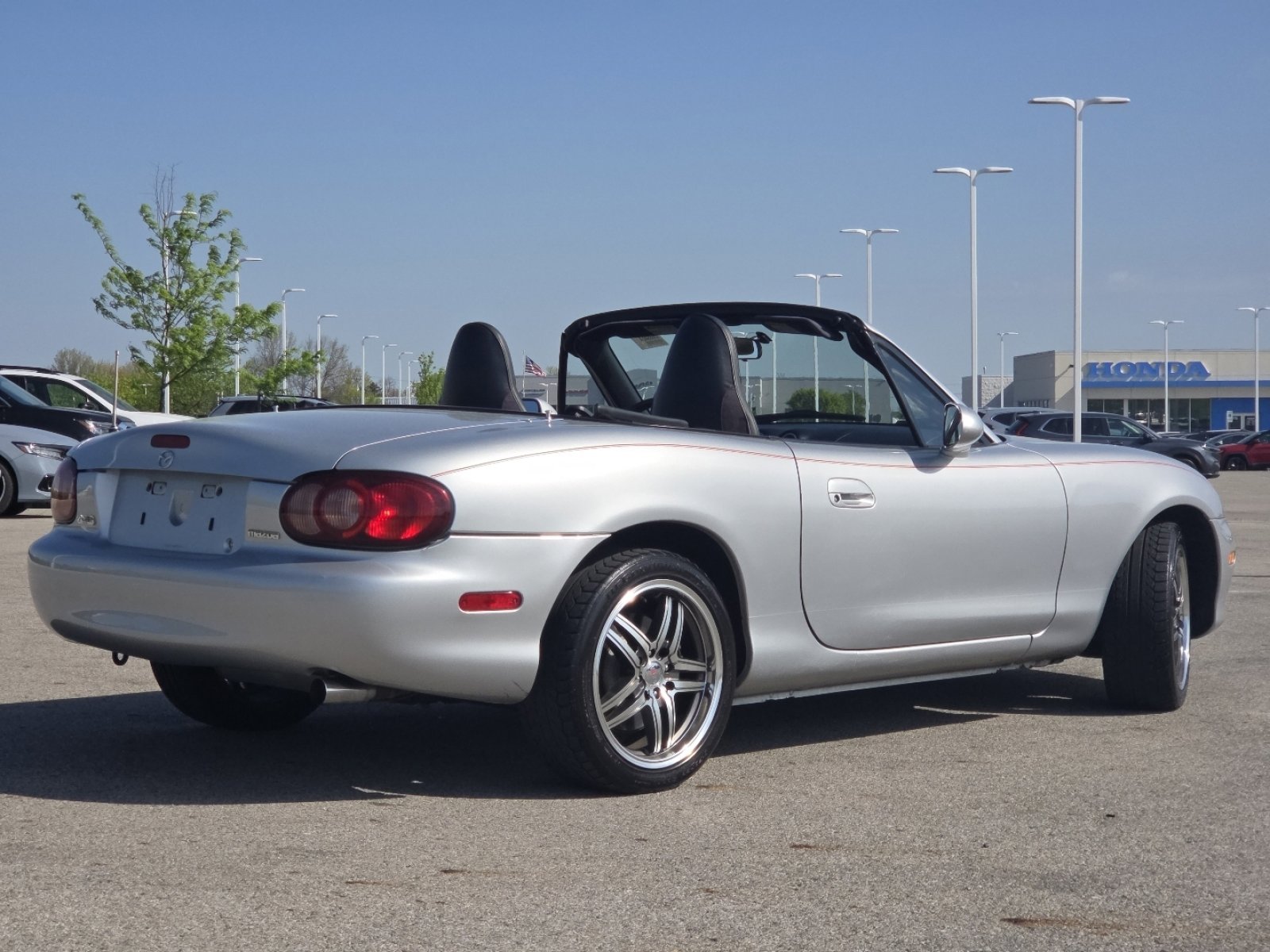 2003 MAZDA MX-5 Miata