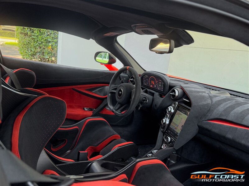 Used 2021 McLaren 765LT photo 25