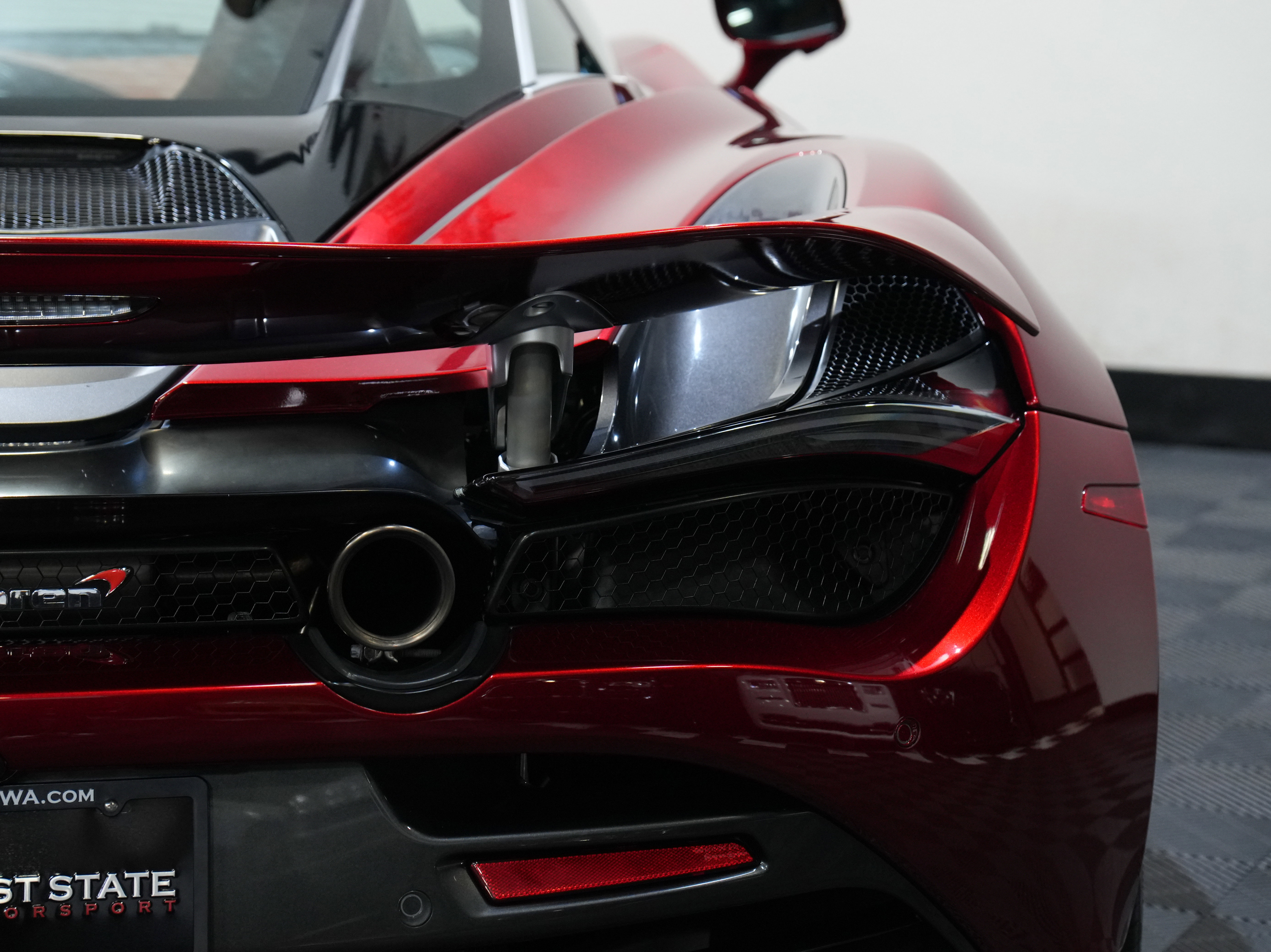 Used 2018 McLaren 720S photo 17