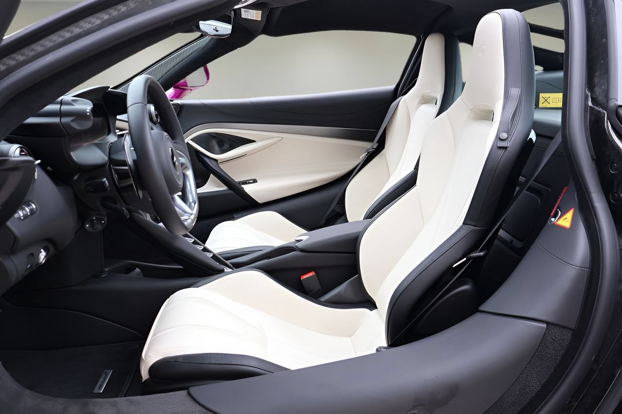 New 2026 McLaren 750S photo 9