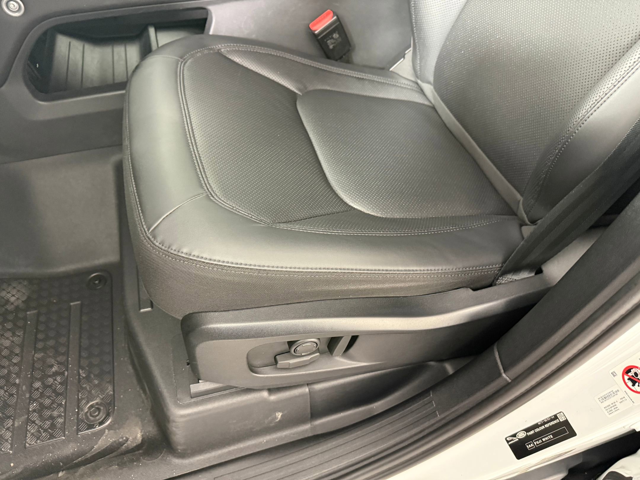 2025 Land Rover Defender 110 S