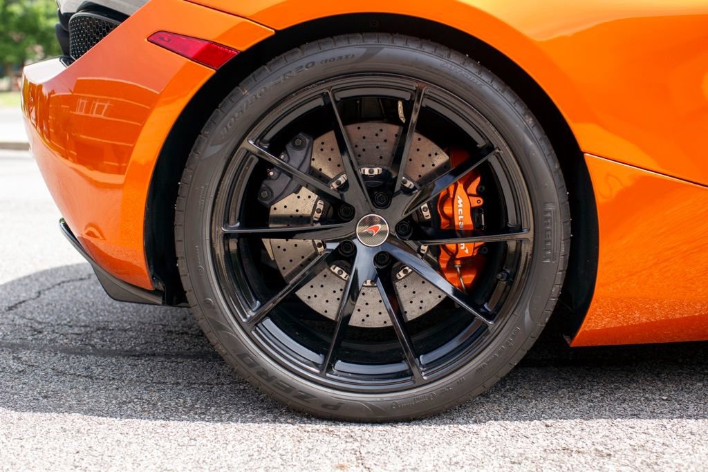 Used 2018 McLaren 720S Performance photo 16