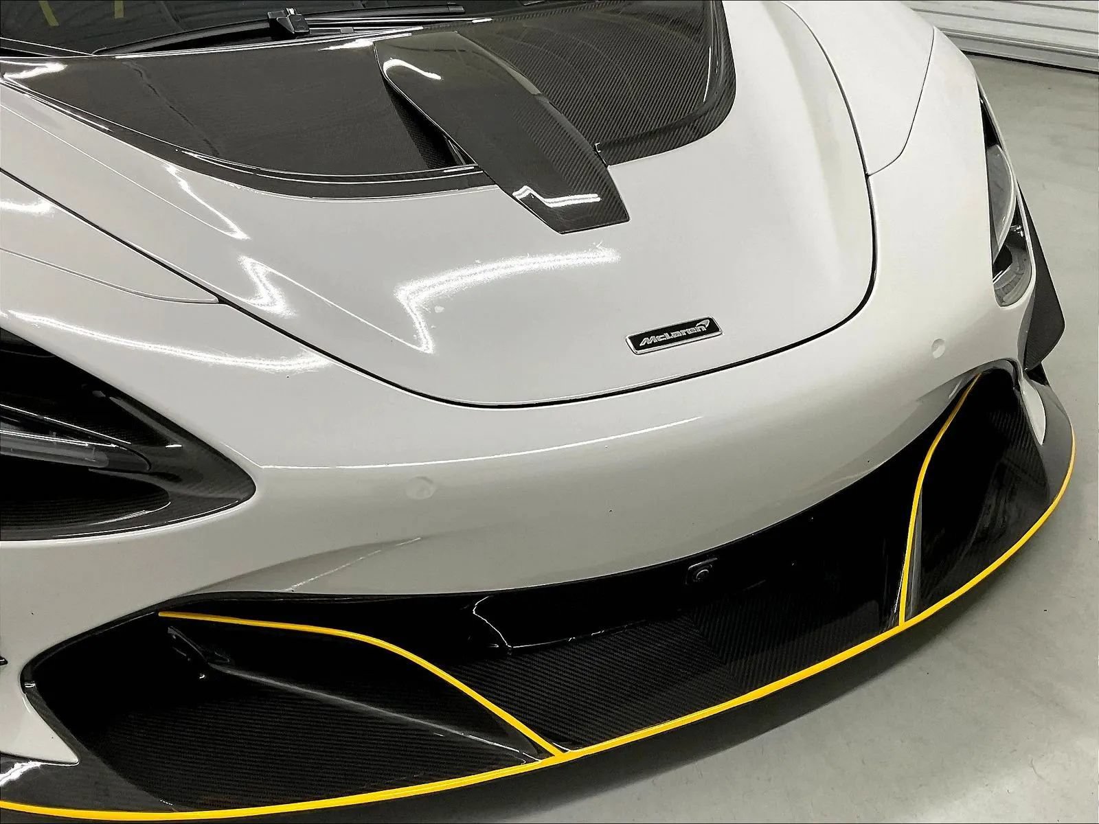 Used 2019 McLaren 720S Performance photo 33