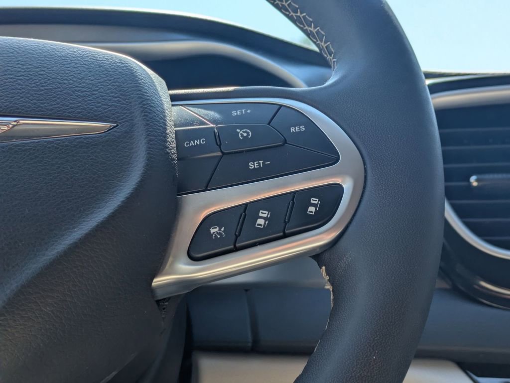 2024 Chrysler Pacifica Touring-L