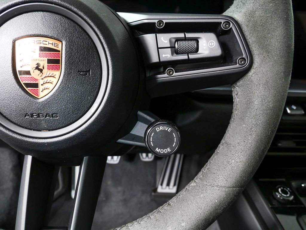 2025 Porsche 911 Carrera
