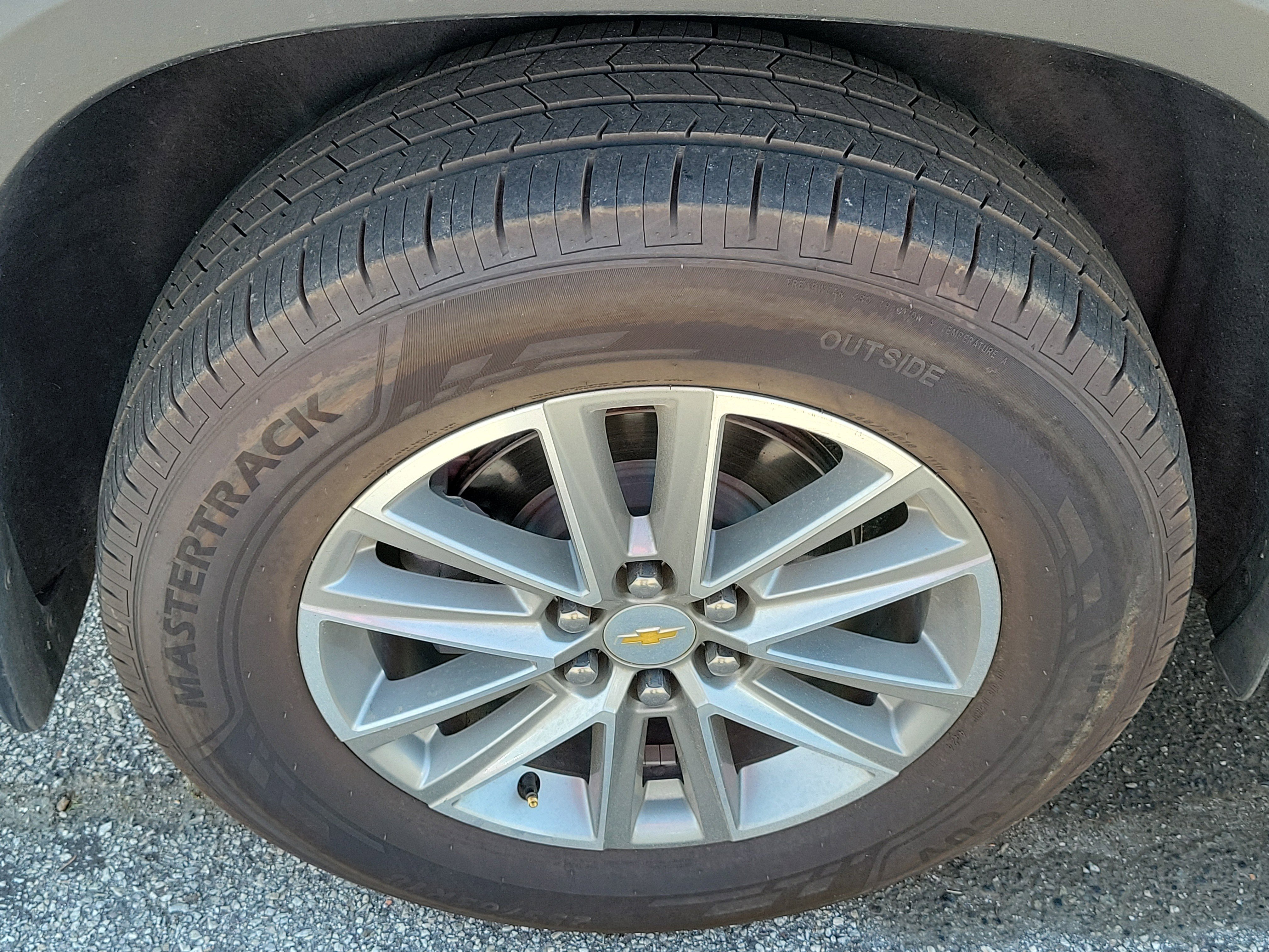 2023 Chevrolet Traverse LT