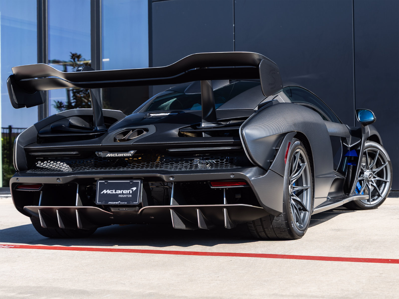 Used 2019 McLaren Senna photo 13