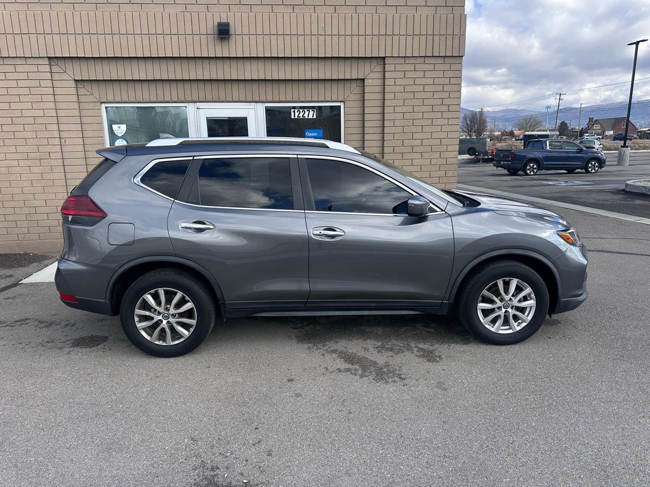 2020 Nissan Rogue SV