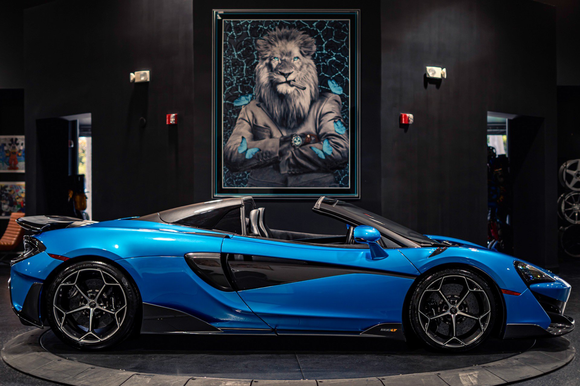 Used 2020 McLaren 600LT Spider photo 13