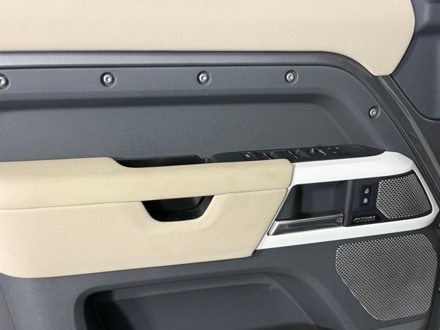 2023 Land Rover Defender 130 SE
