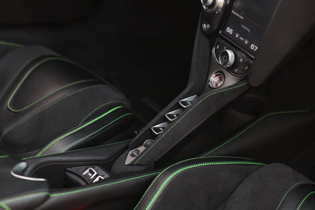 Used 2022 McLaren 720S Performance photo 32