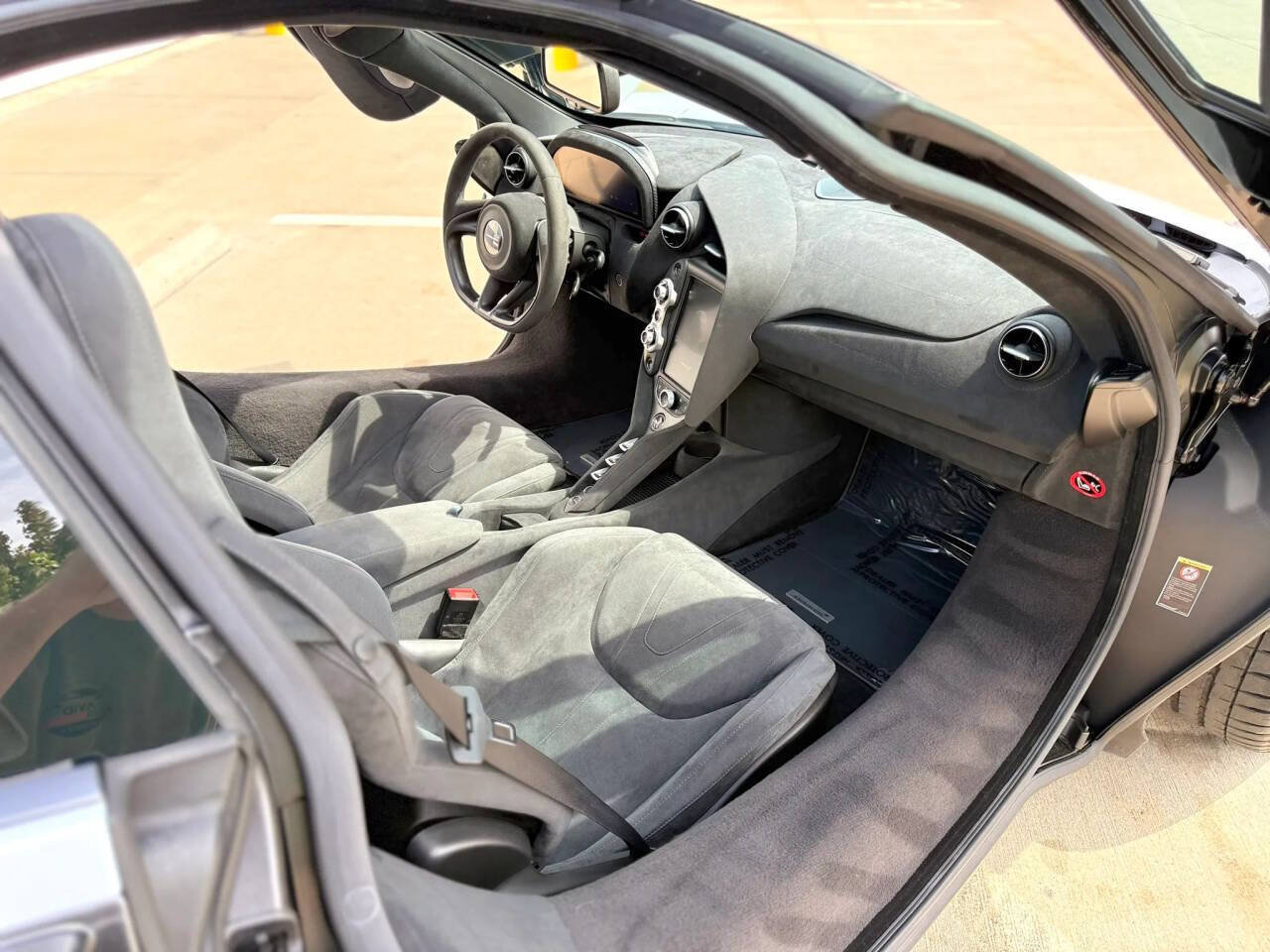 Used 2018 McLaren 720S photo 23