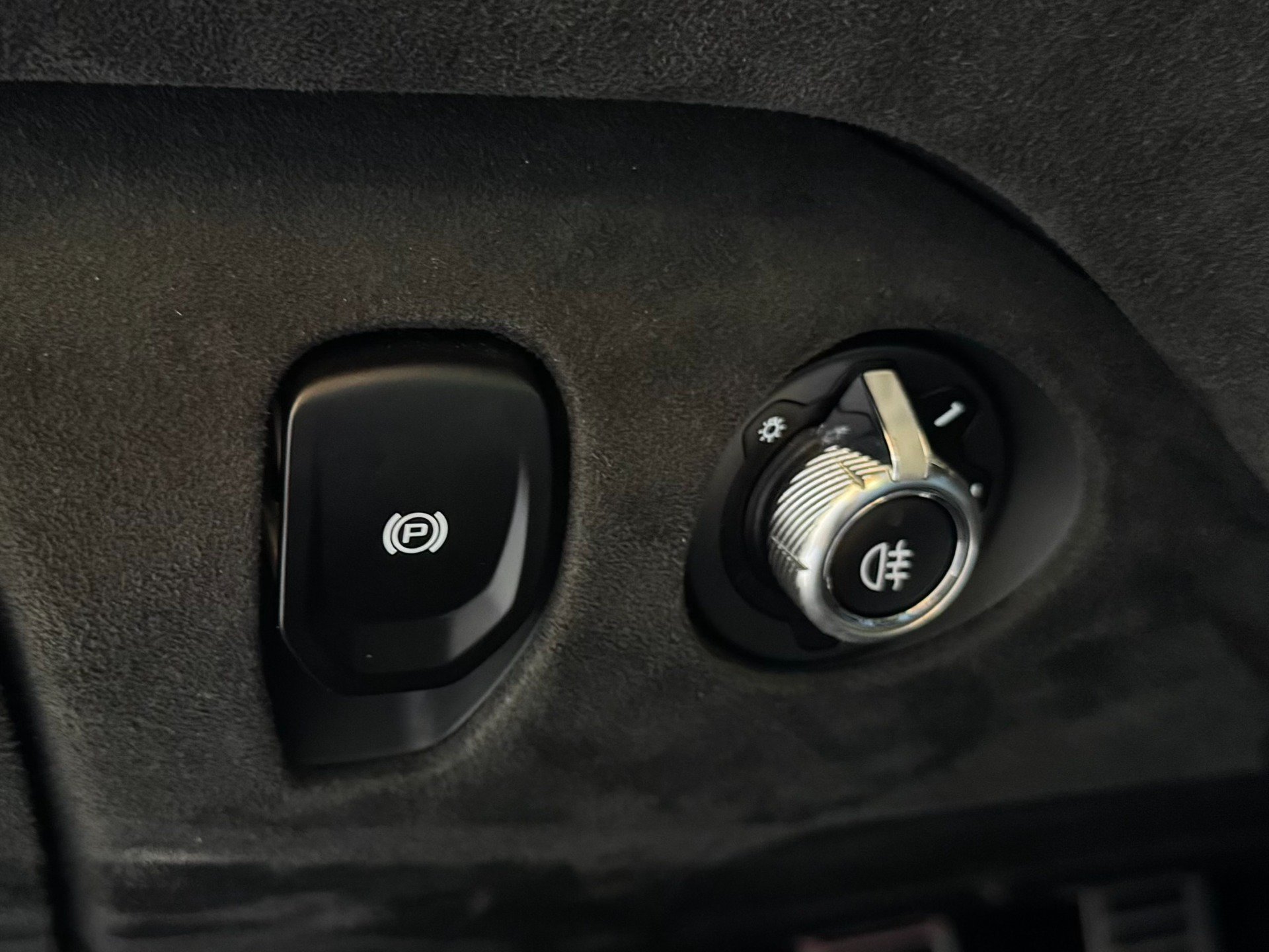 Used 2019 McLaren 720S Performance photo 25