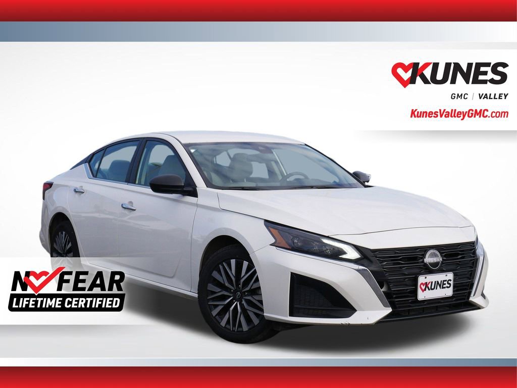 Used 2024 Nissan Altima 2.5 SV