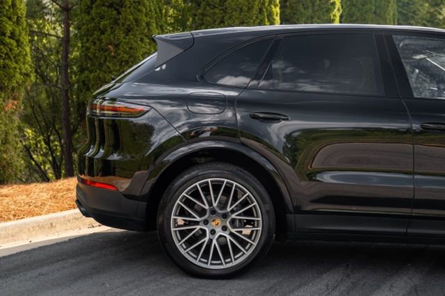 2022 Porsche Cayenne Platinum Edition
