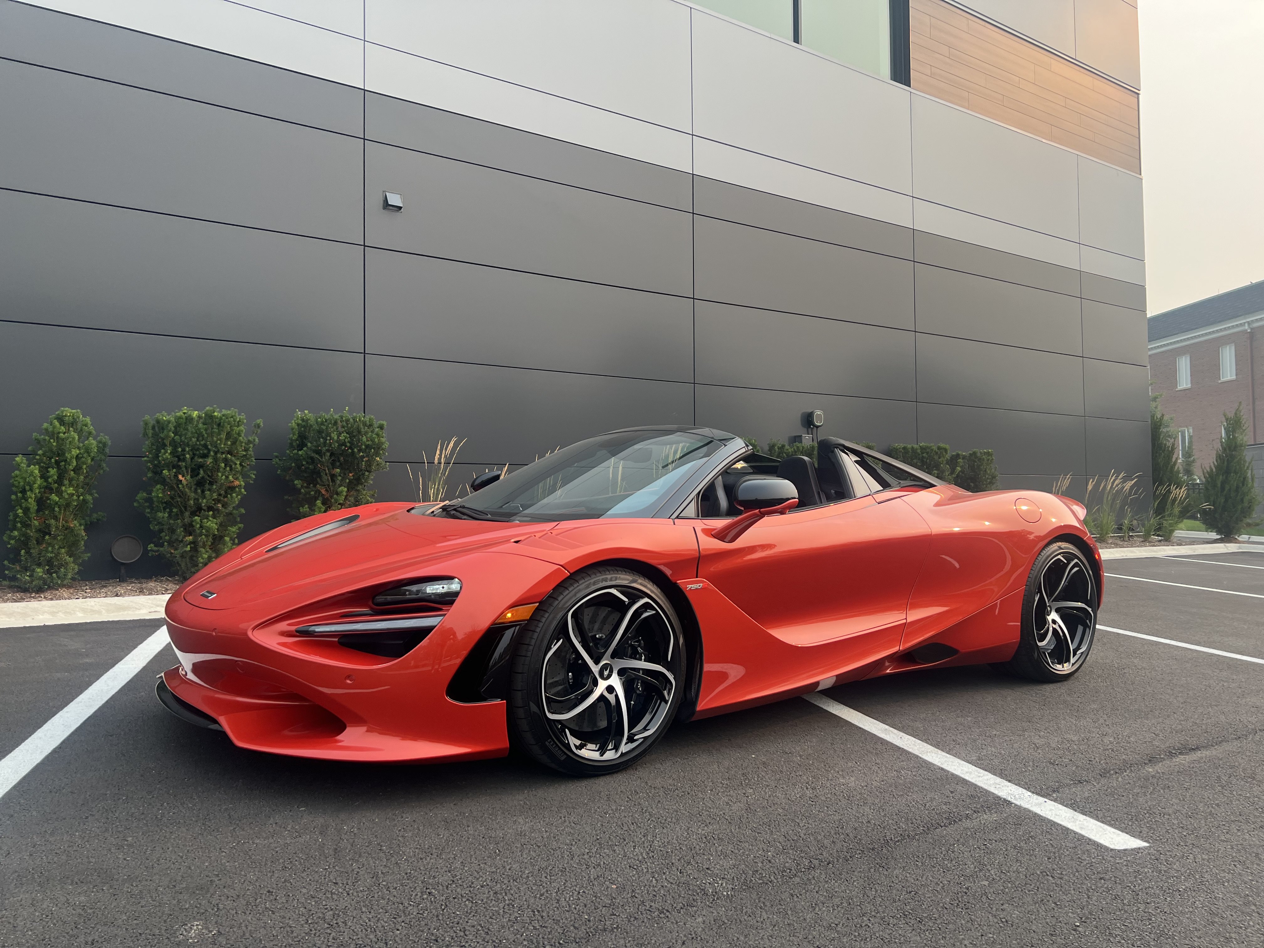 Used 2026 McLaren 750S Spider photo 3