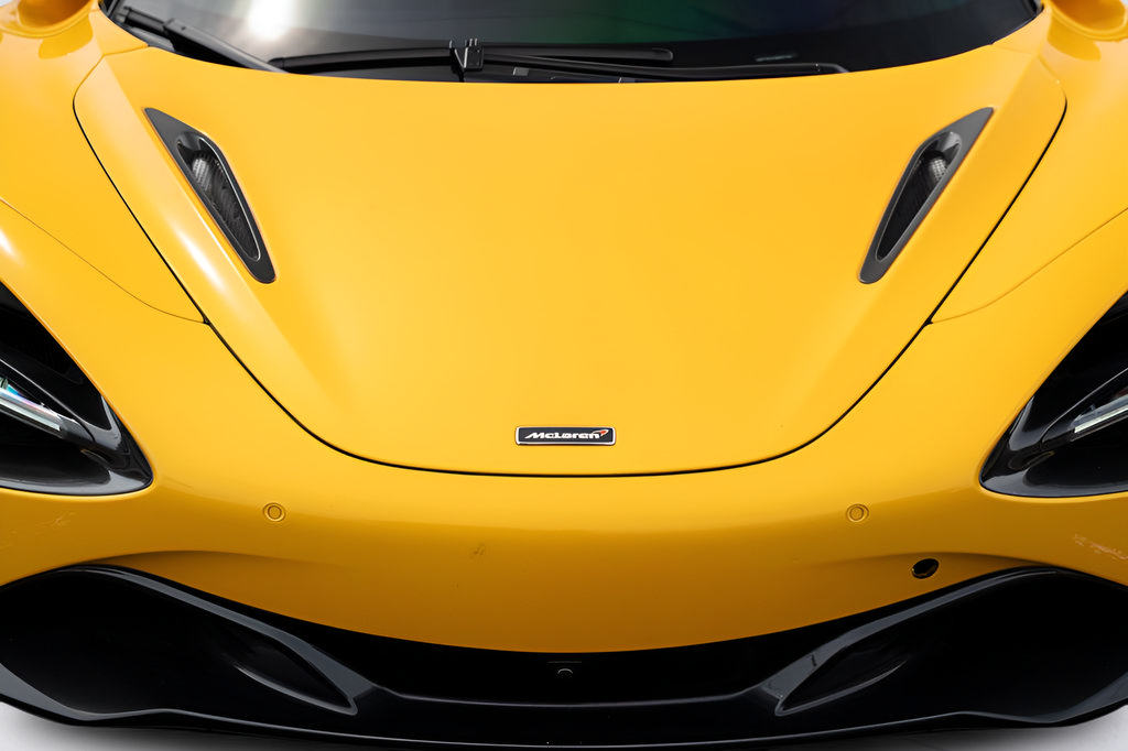 Used 2018 McLaren 720S photo 8