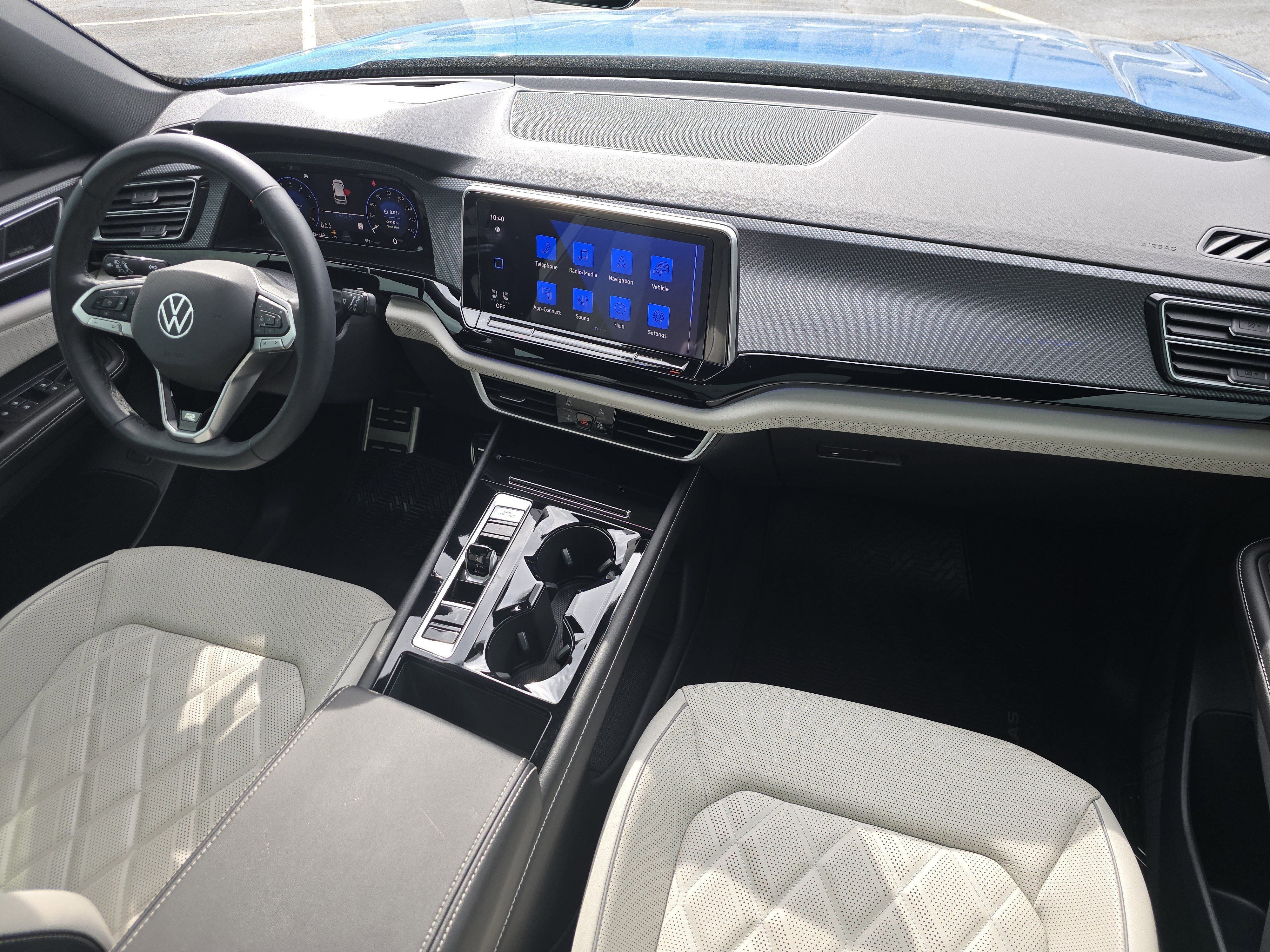 2024 Volkswagen Atlas Cross Sport SEL Premium R-Line