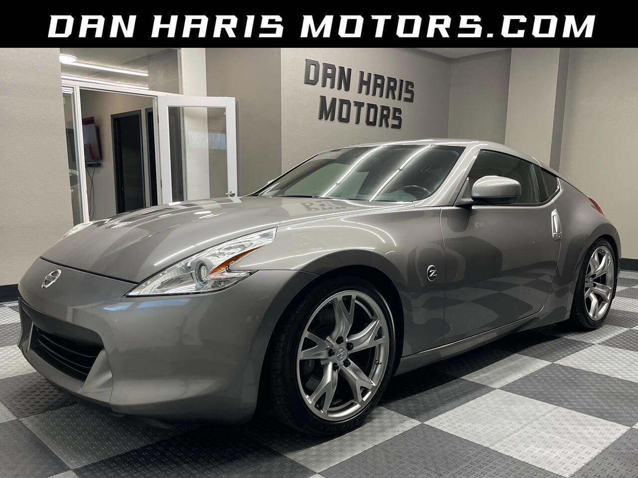 Used 2009 Nissan 370Z Touring w/ Sport Pkg
