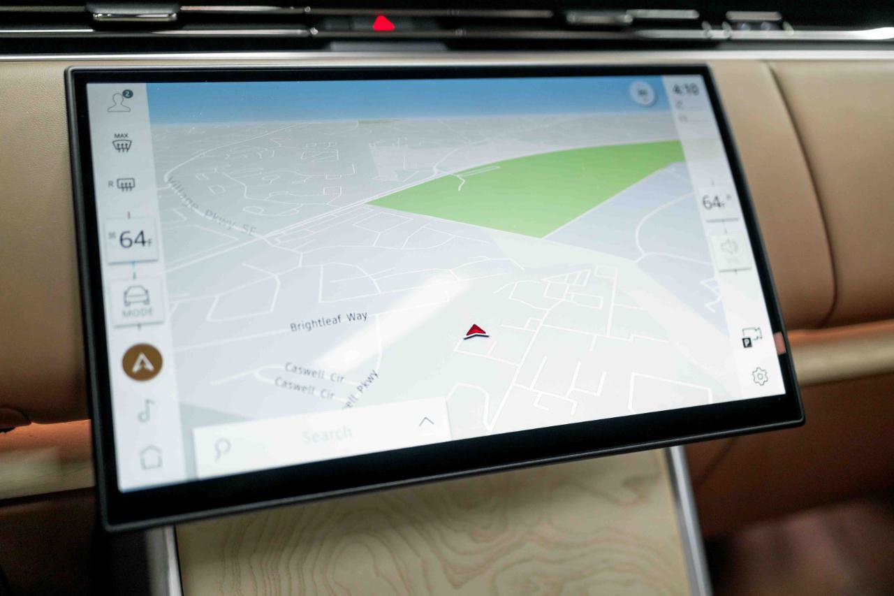 2024 Land Rover Range Rover SV