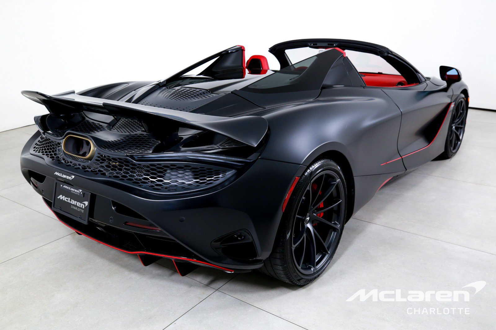 Used 2025 McLaren 750S Spider photo 10