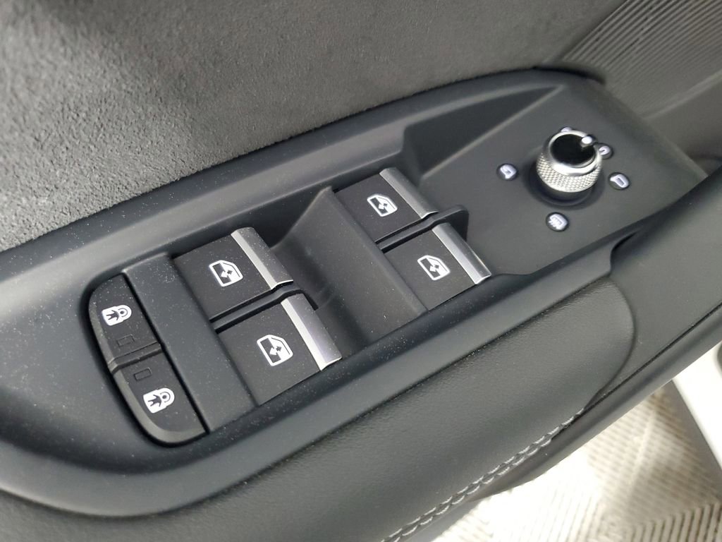 2024 Audi Q5 e Prestige