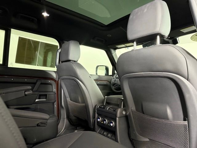 2025 Land Rover Defender 130 X-Dynamic SE