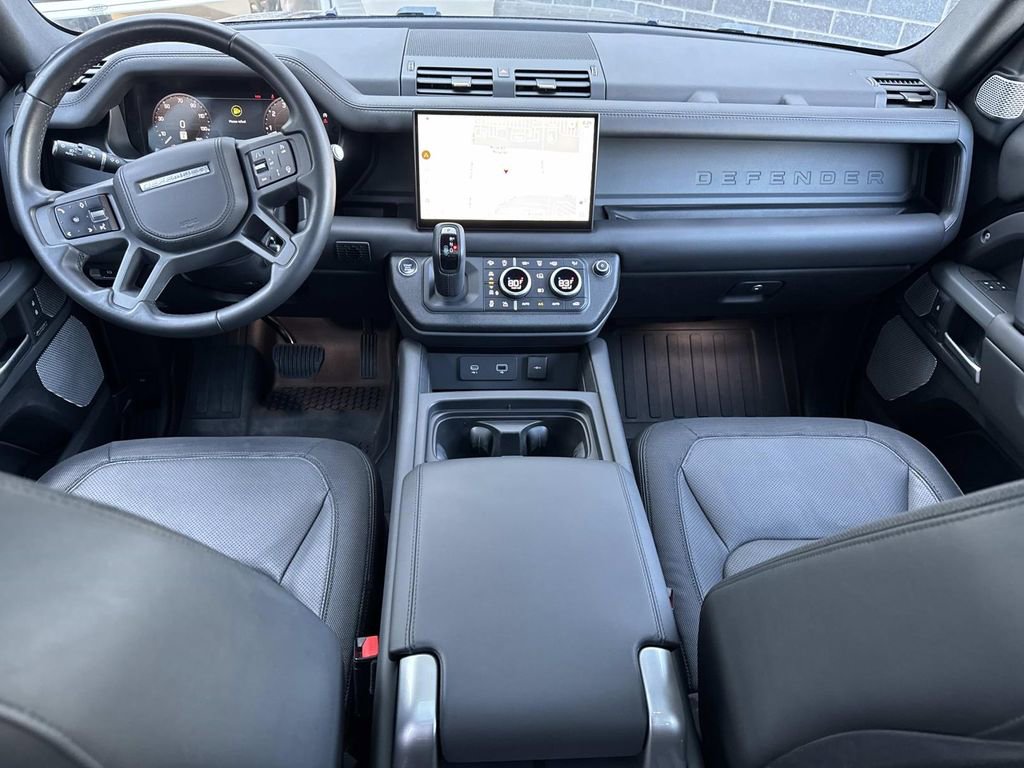 2023 Land Rover Defender 130 X-Dynamic SE