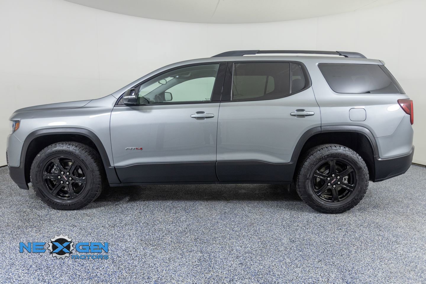 2023 GMC Acadia AT4