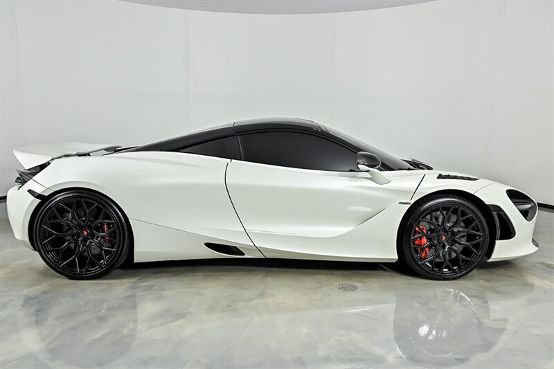 Used 2018 McLaren 720S photo 14